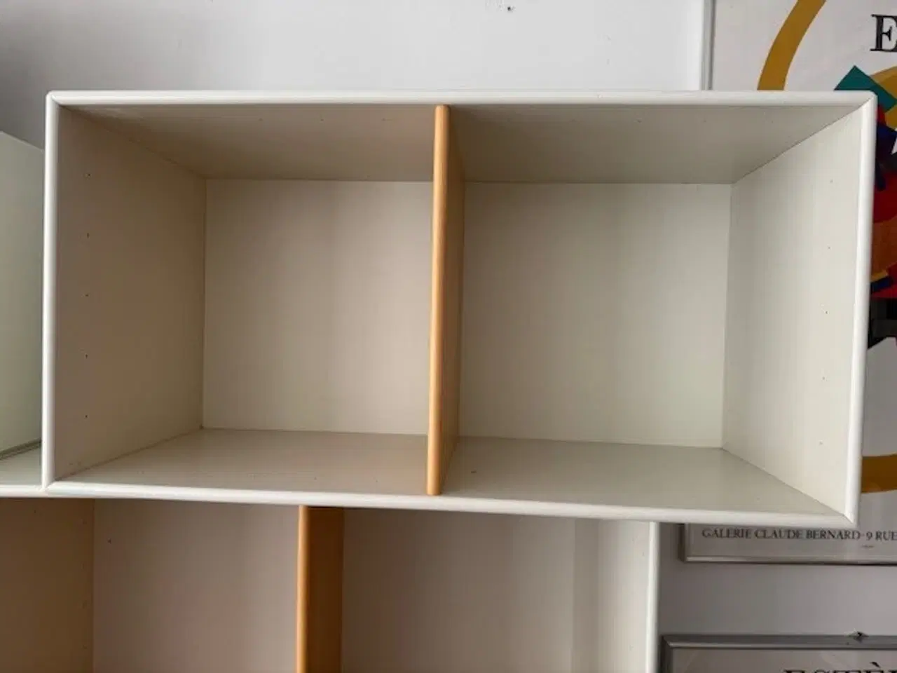 Billede 3 - Montana reolvæg med hylder og skab i hvid og bøget