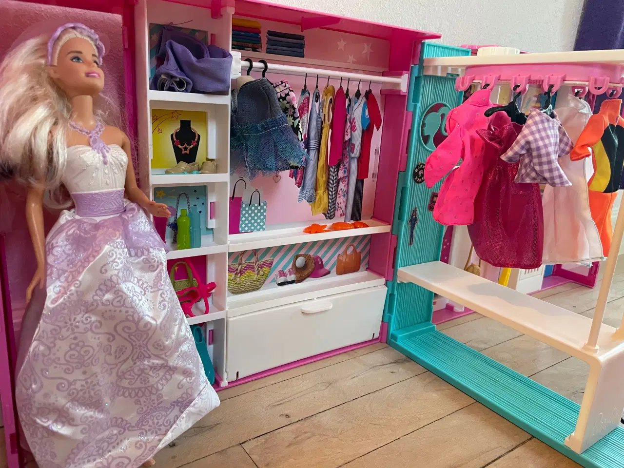 Billede 17 - Kæmpe Barbie samling