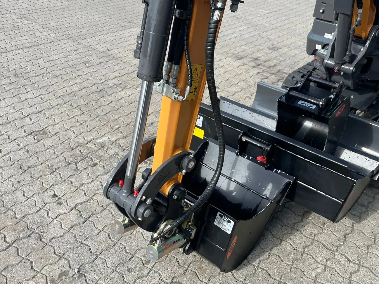 Billede 4 - Case CX19D Fabriksny! monteret med tiltman med hydraulisk s30 og JST skovle.