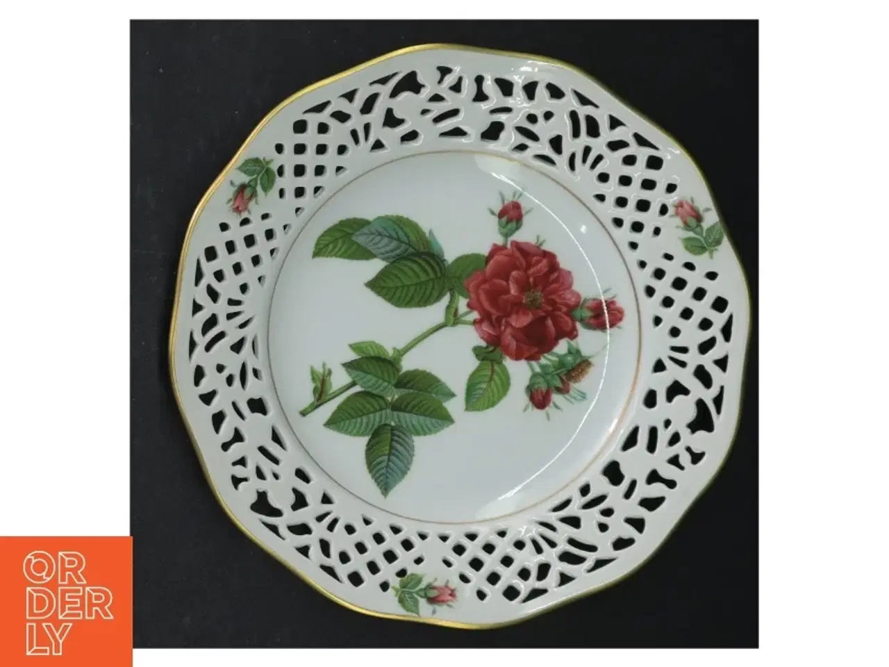 Billede 9 - Porcelænstallerkener med gennembrudt kant og rosendekoration fra Firkløveren
