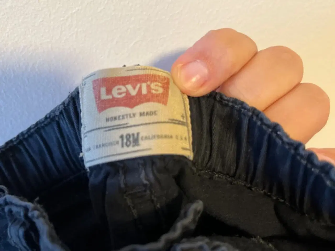 Billede 4 - Levis bukser - str 80 