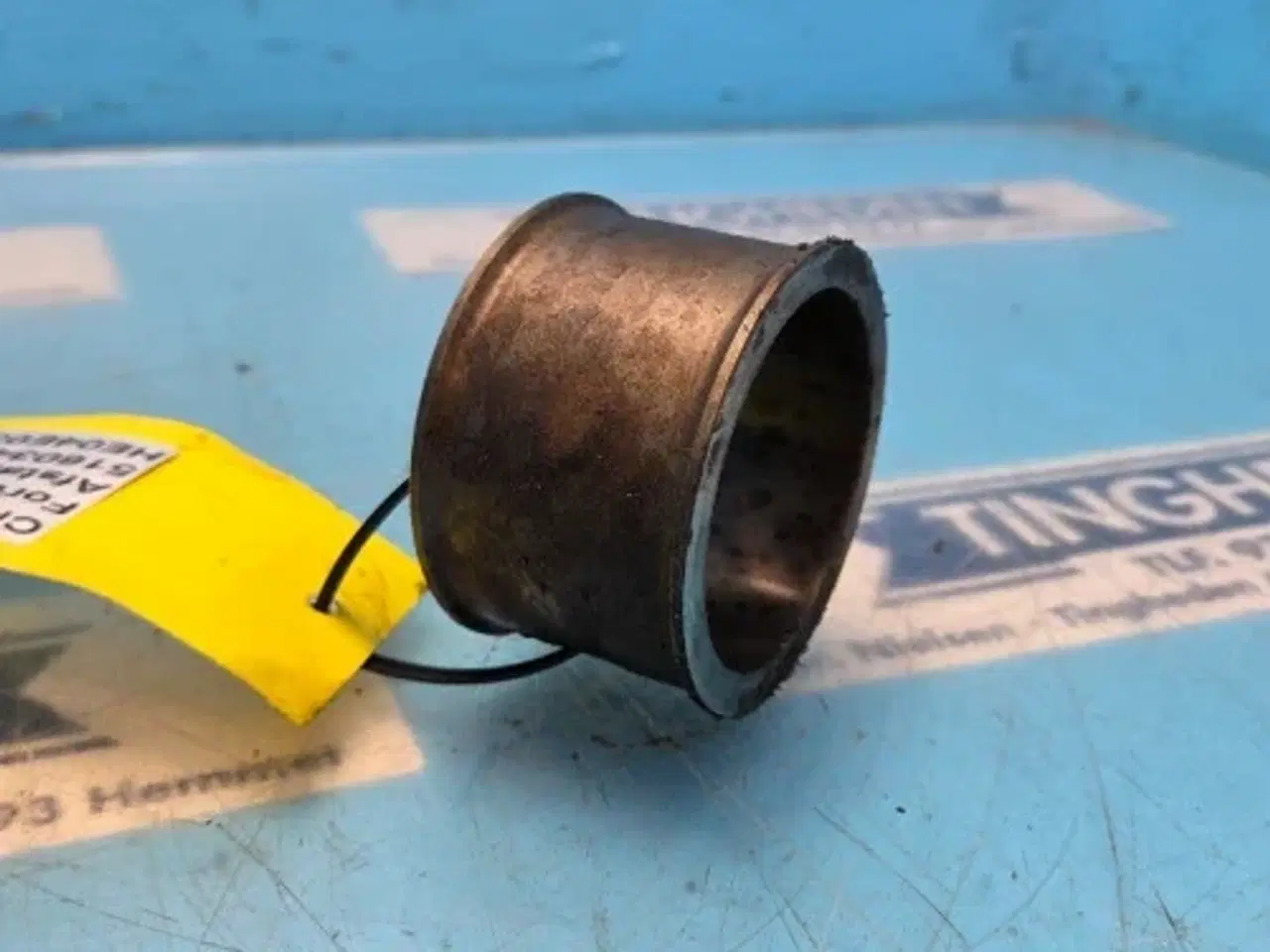Billede 3 - Ford 8260 Afstandsstykke 5160345
