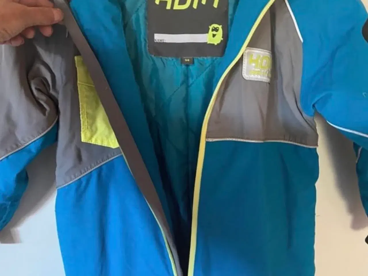 Billede 5 - Koin flyverdragt str 3/4 år