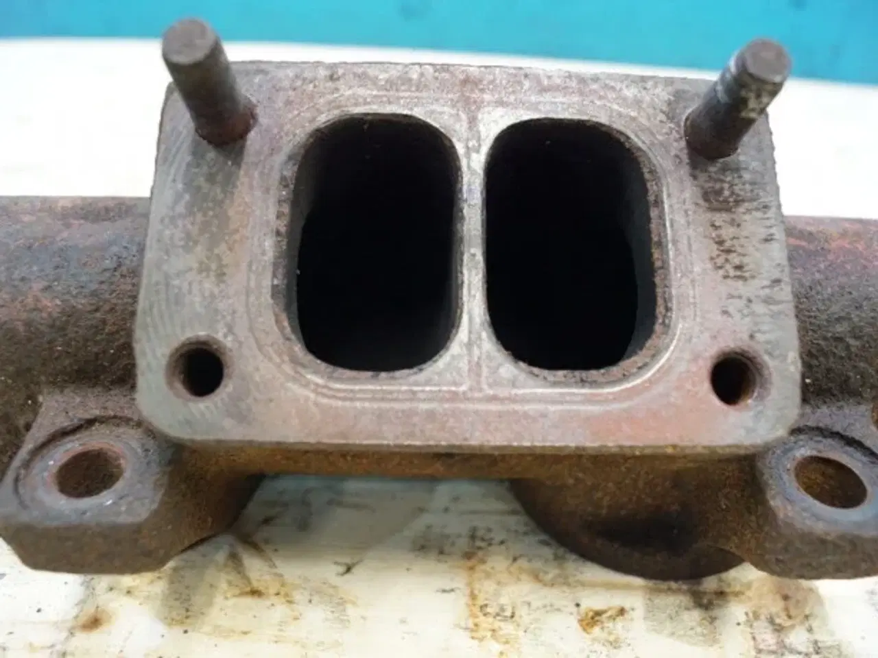 Billede 3 - Ford 675TA Udstødningsmanifold 82850578