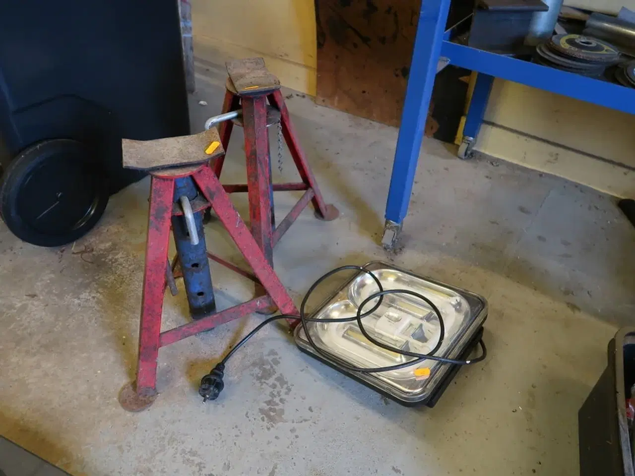 Billede 1 - 2 stk. bukke samt arbejdslampe