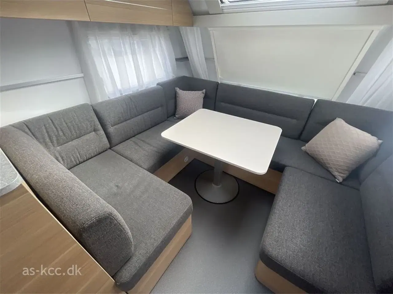 Billede 12 - 2022 - Adria Adora 613 UL   Adria Adora 613 UL årgang 2022 5 sovepladser, 6 siddepladser Isabella Penta fortelt 3,5 m. SÆLGES FOR KUNDE