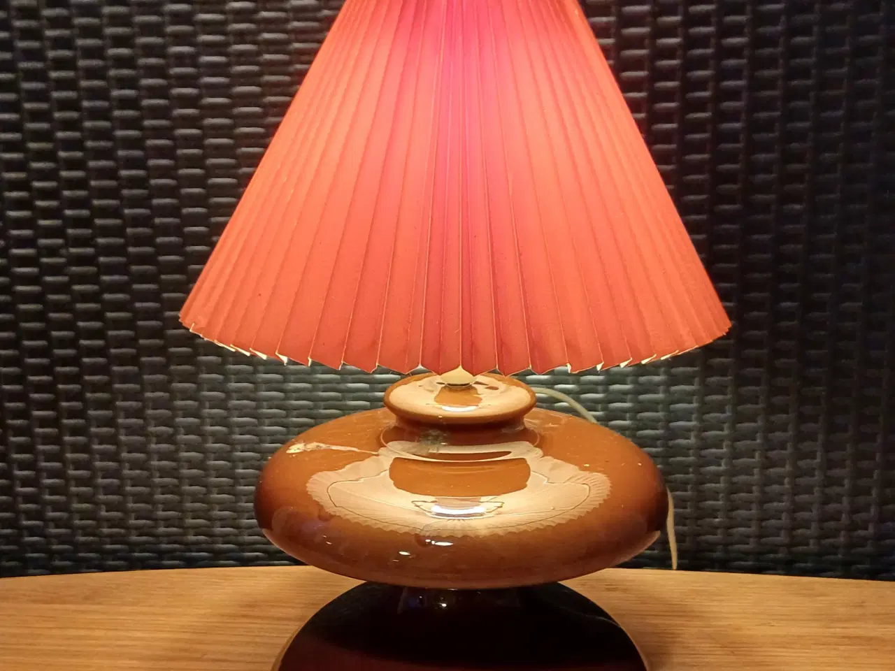 Billede 10 - Retro brun porcelæns bordlampe. Gammel isolator