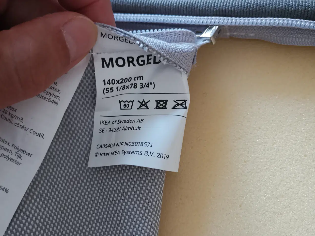 Billede 2 - Bed frame and Almost-new Latex mattress(140x200cm)