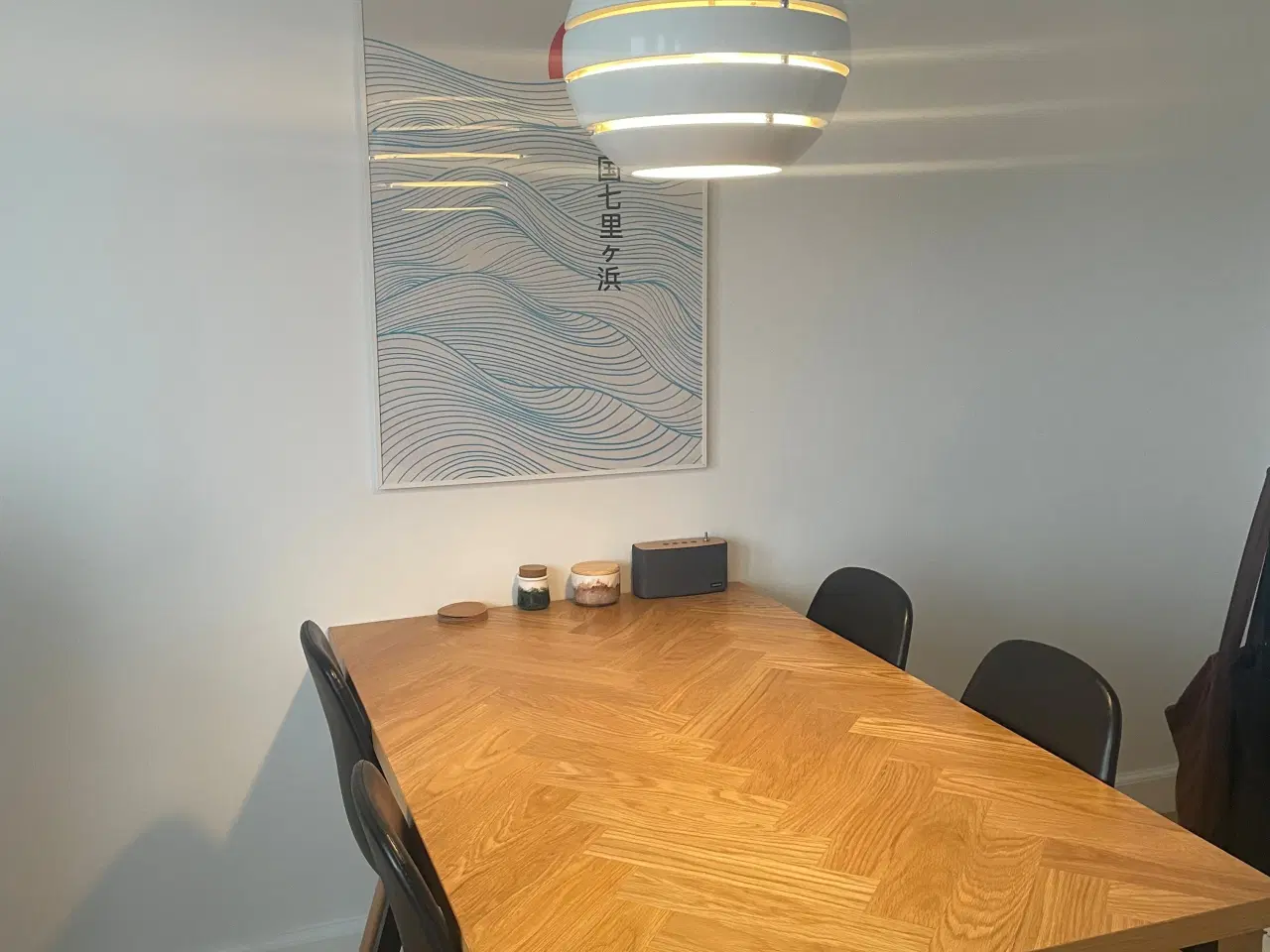 Billede 1 - Flot sildebens spisebord i lakeret egefiner sælges