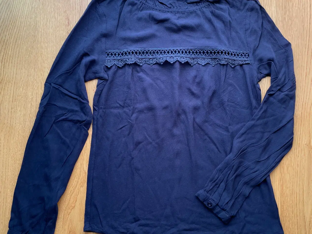 Billede 1 - Modström sort bluse