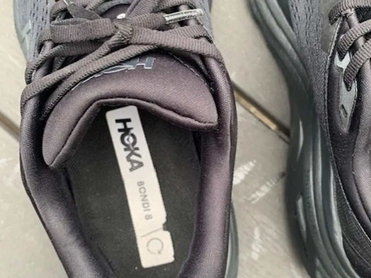 Billede 1 - Hoka one Bondi 8 str 42 købt for små