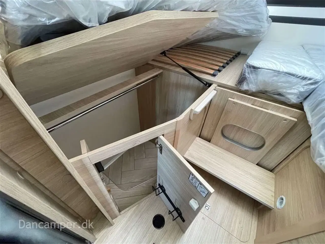 Billede 20 - 2026 - Chausson Fuldintegreret Chausson 7057 Titanium Line, 180 Hk og 8 trins automatgear, 4,4T heavy chassis