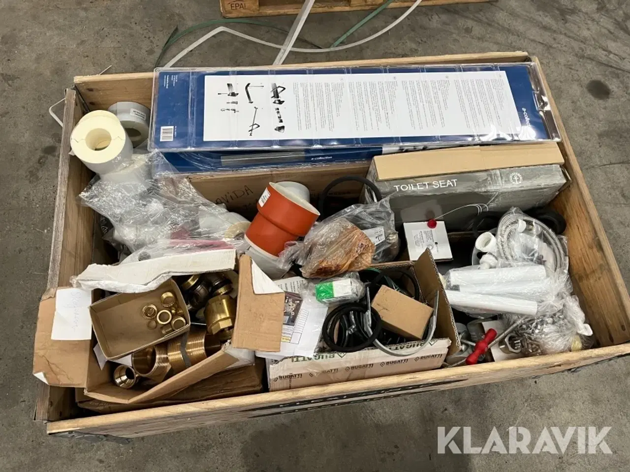 Billede 1 - Lot - fittings, rørbærere, toiletsæder og øvrigt