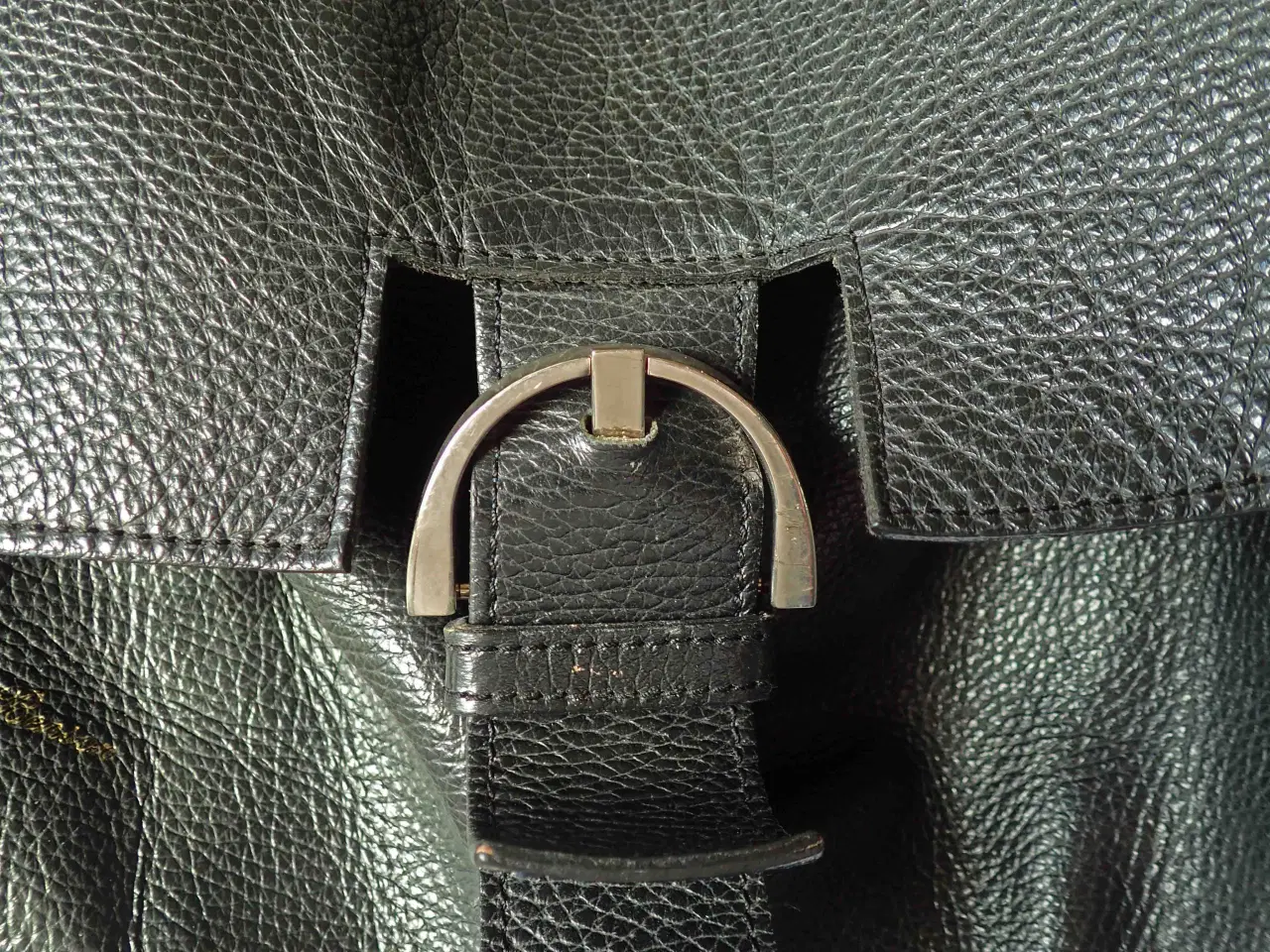 Billede 3 - Lækker Ted Benson skuldertaske i ægte læder.