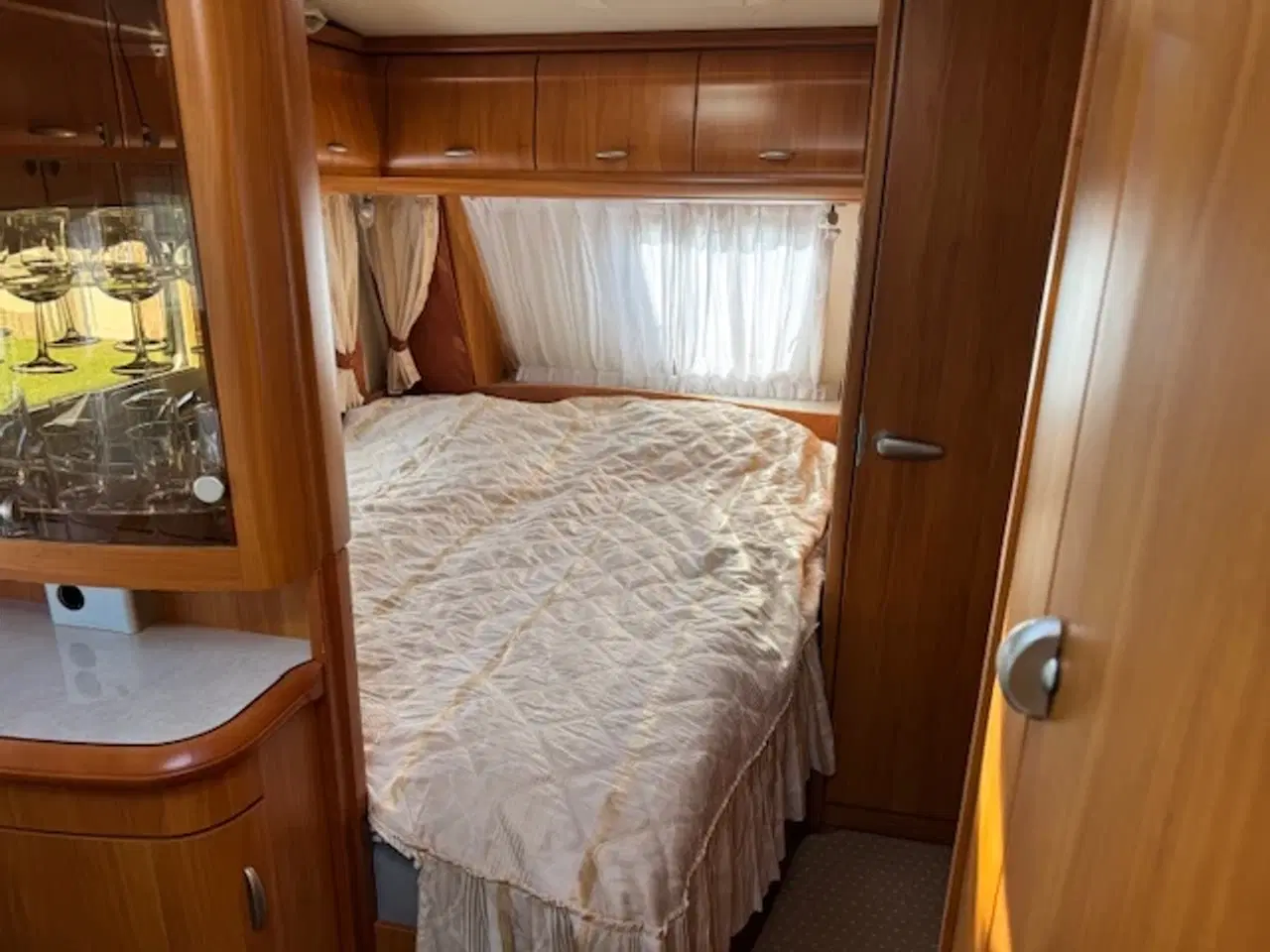 Billede 5 - Campingvogn med nyt fortelt