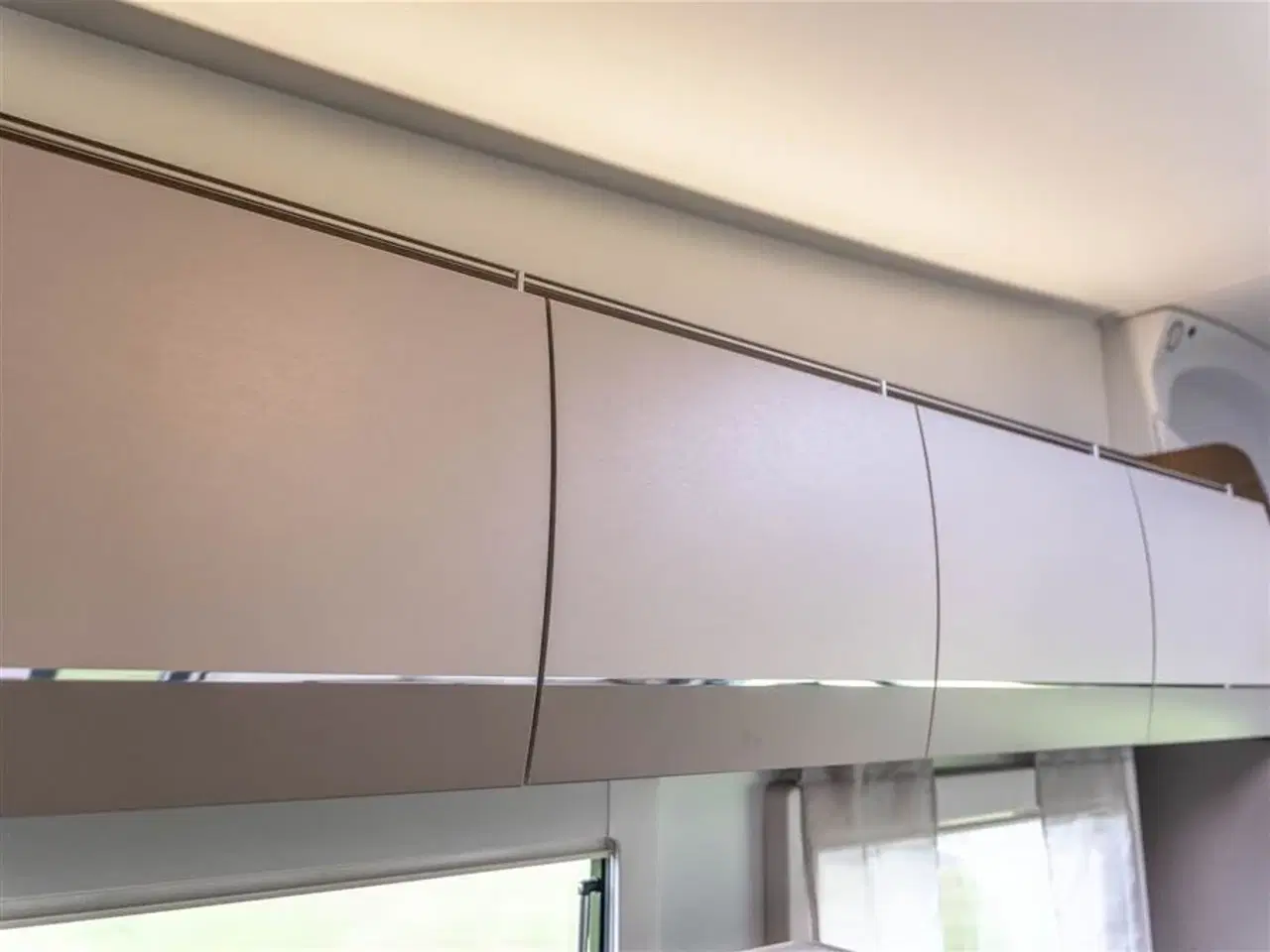 Billede 24 - 2023 - Benimar Sport 363 NK Ekstrem velholdt autocamper til familien