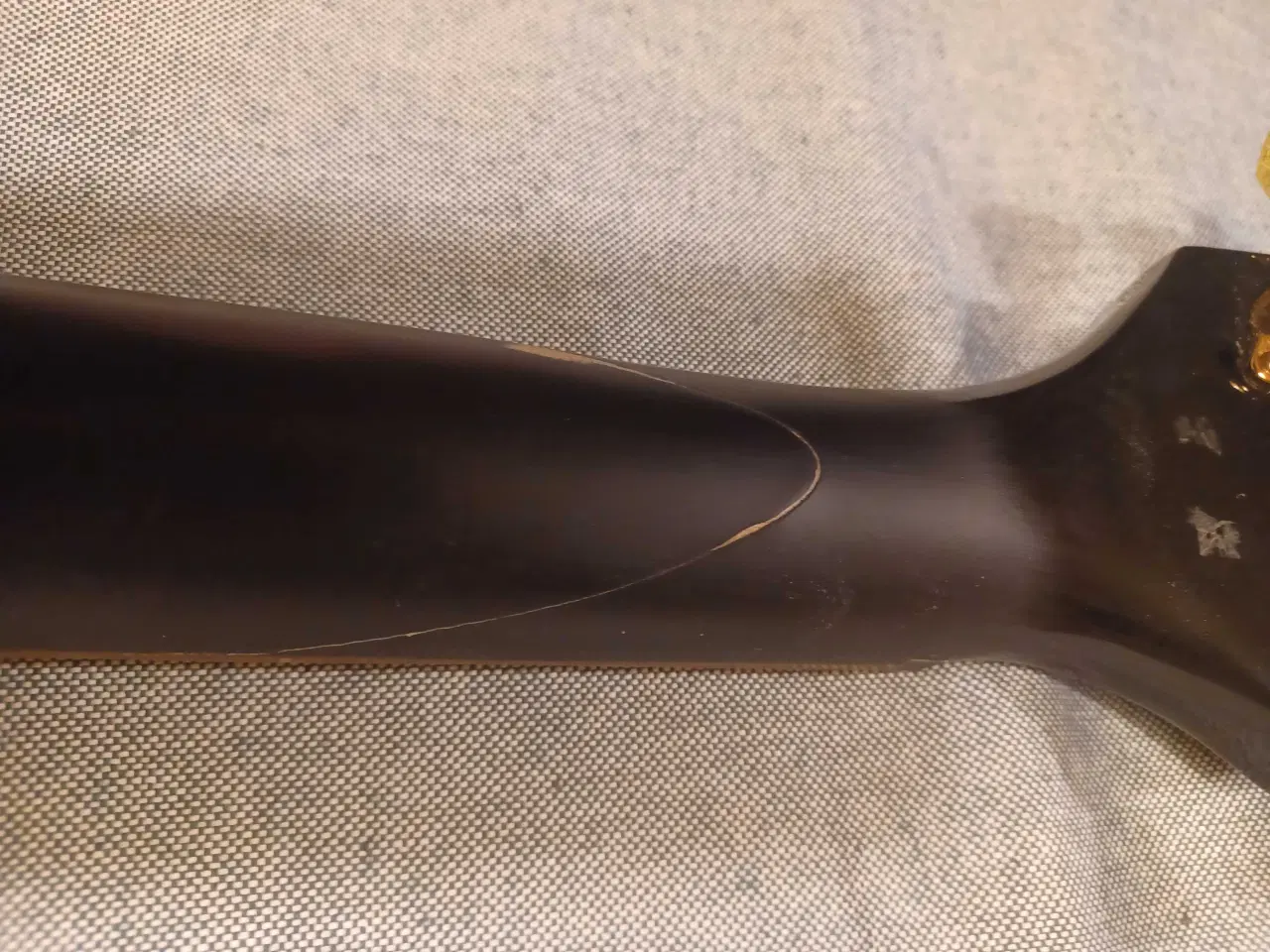 Billede 5 - Flot B&B Audio elguitar – sort med guldfarvet hard