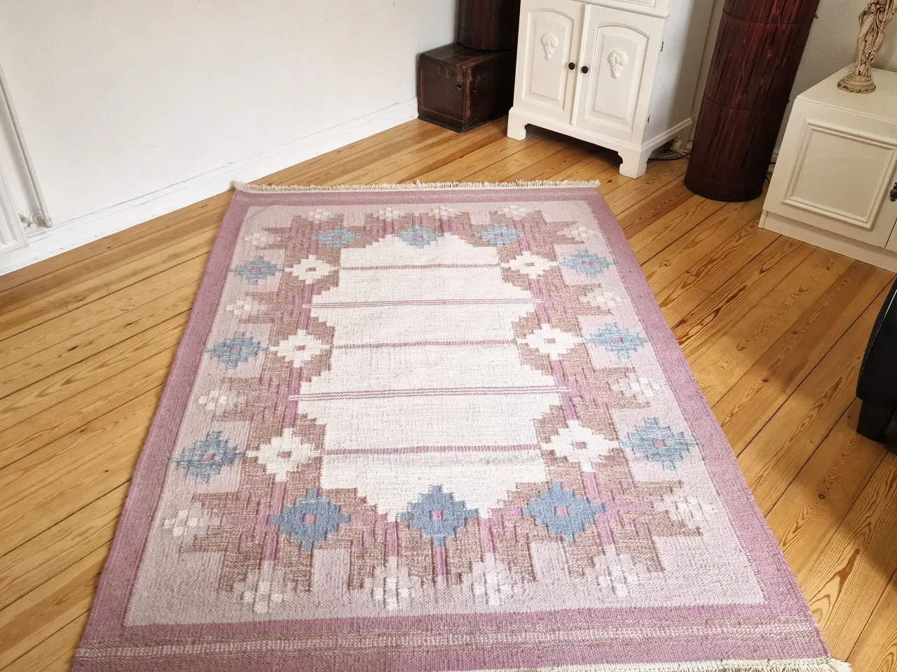 Billede 1 - Lækkert röllakan-tæppe. 