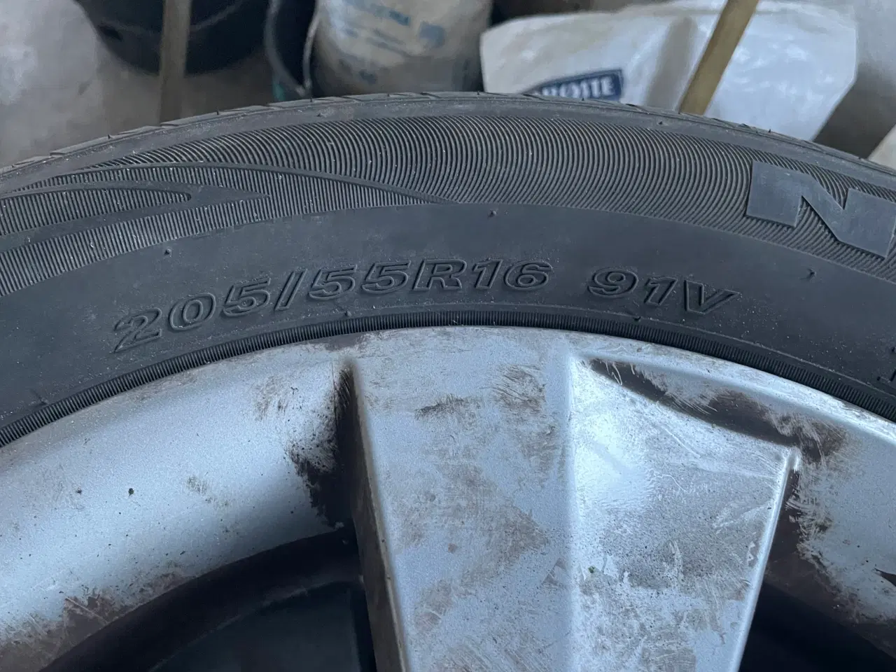 Billede 2 - 4 fælge med dæk