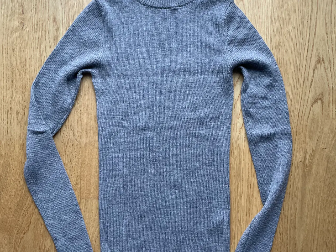 Billede 1 - Muji uldbluse grå