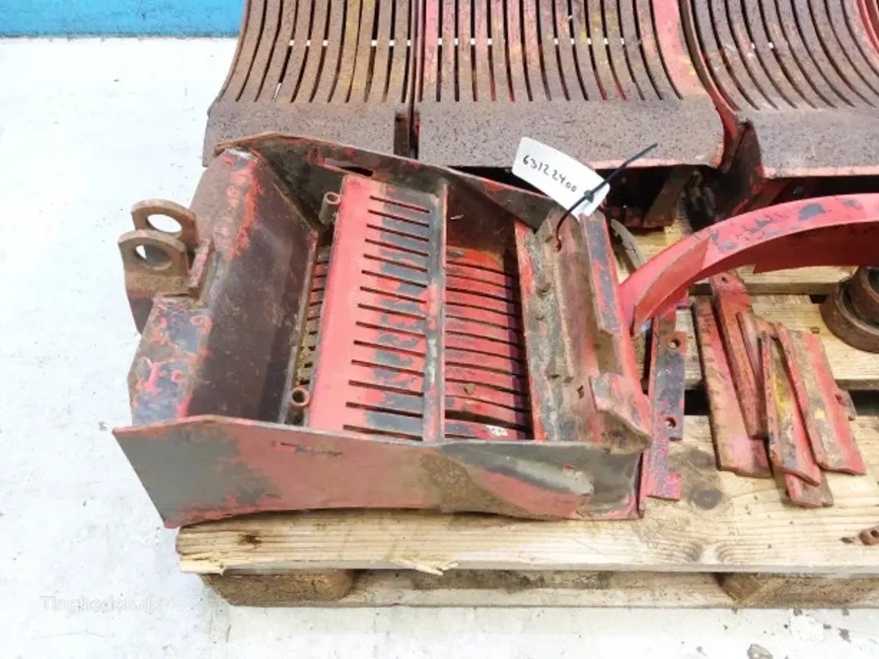 Billede 17 - Hesston 4700 Kniveholder Sæt 63103400 Ollerup Snitter