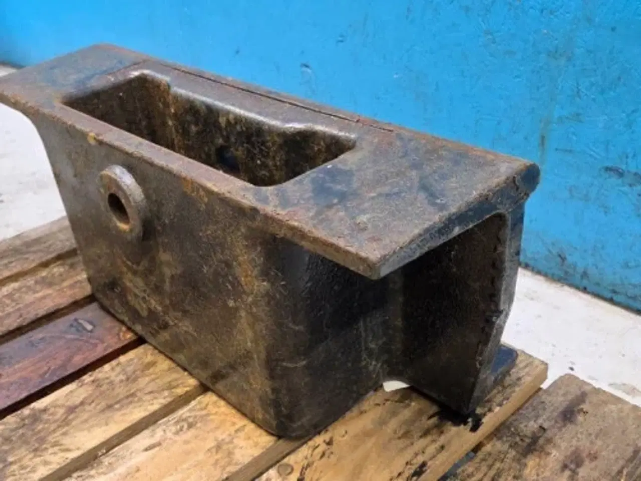 Billede 2 - New Holland TL100 Beslag 87302955