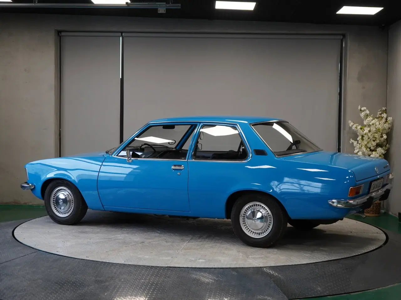 Billede 3 - OPEL REKORD fra 1976 – på auktion 14. maj
