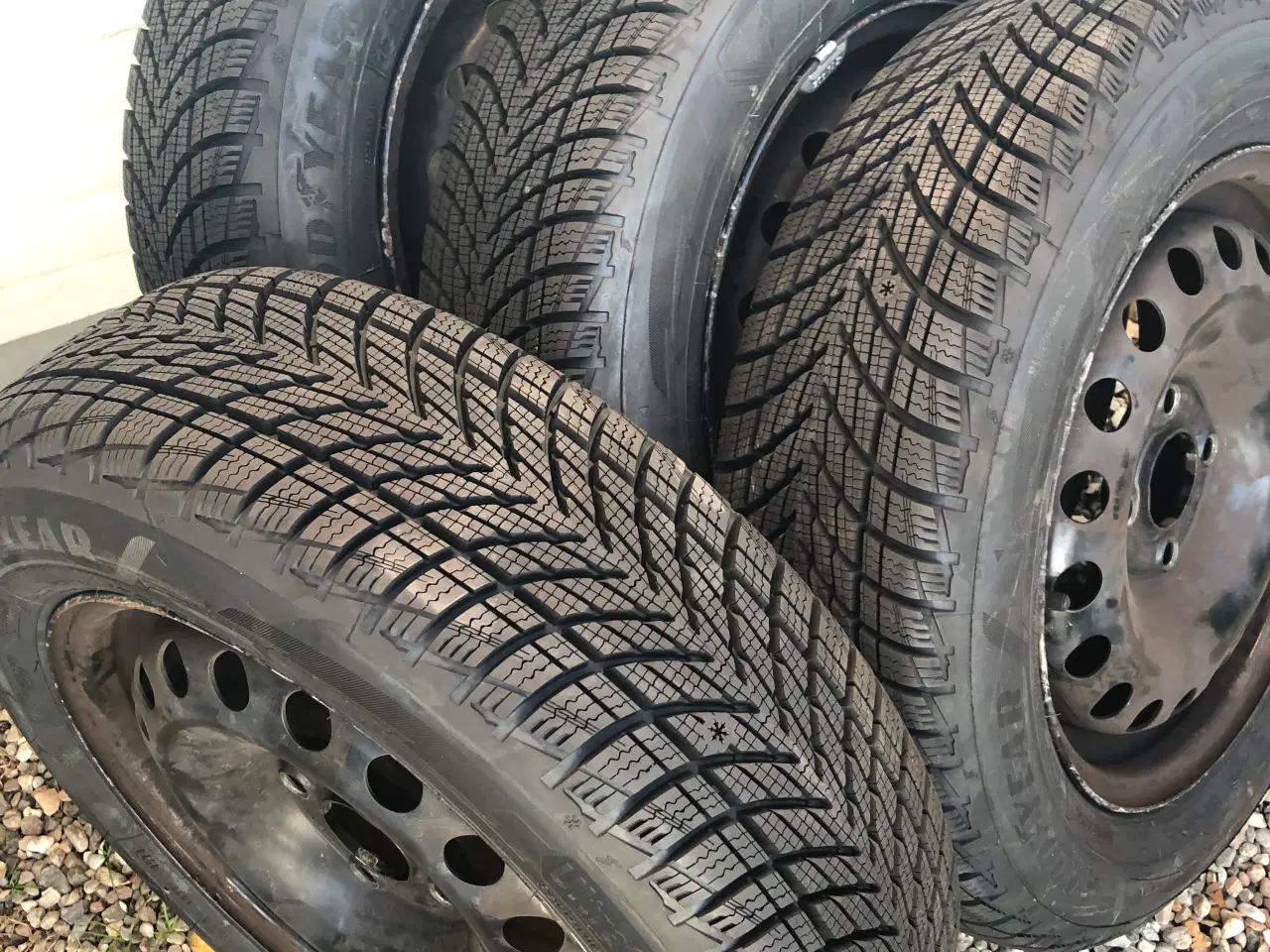 Billede 1 - Vinterhjul sæt 14” nye dæk 175/65 Har sat på UP 
