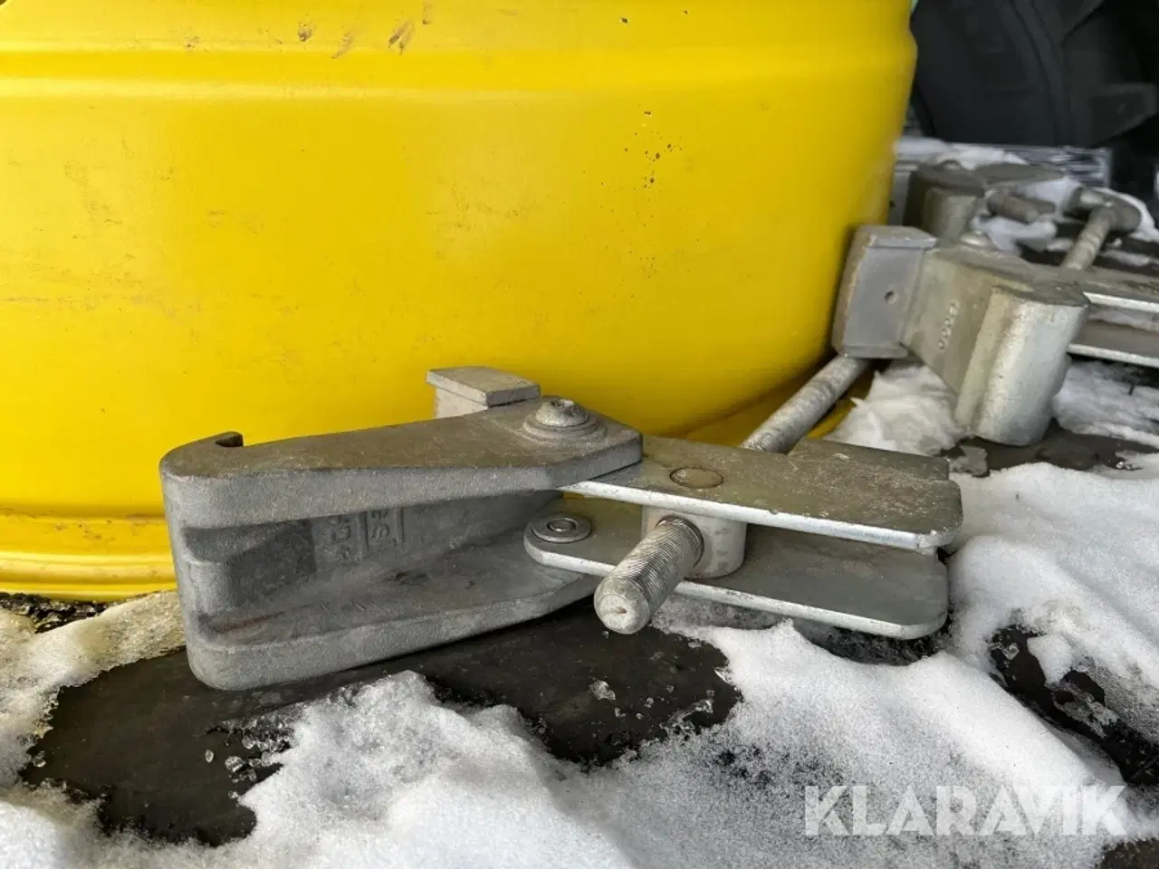 Billede 10 - Tvillinghjul John Deere bag 620/70-42 med låse 2 styk