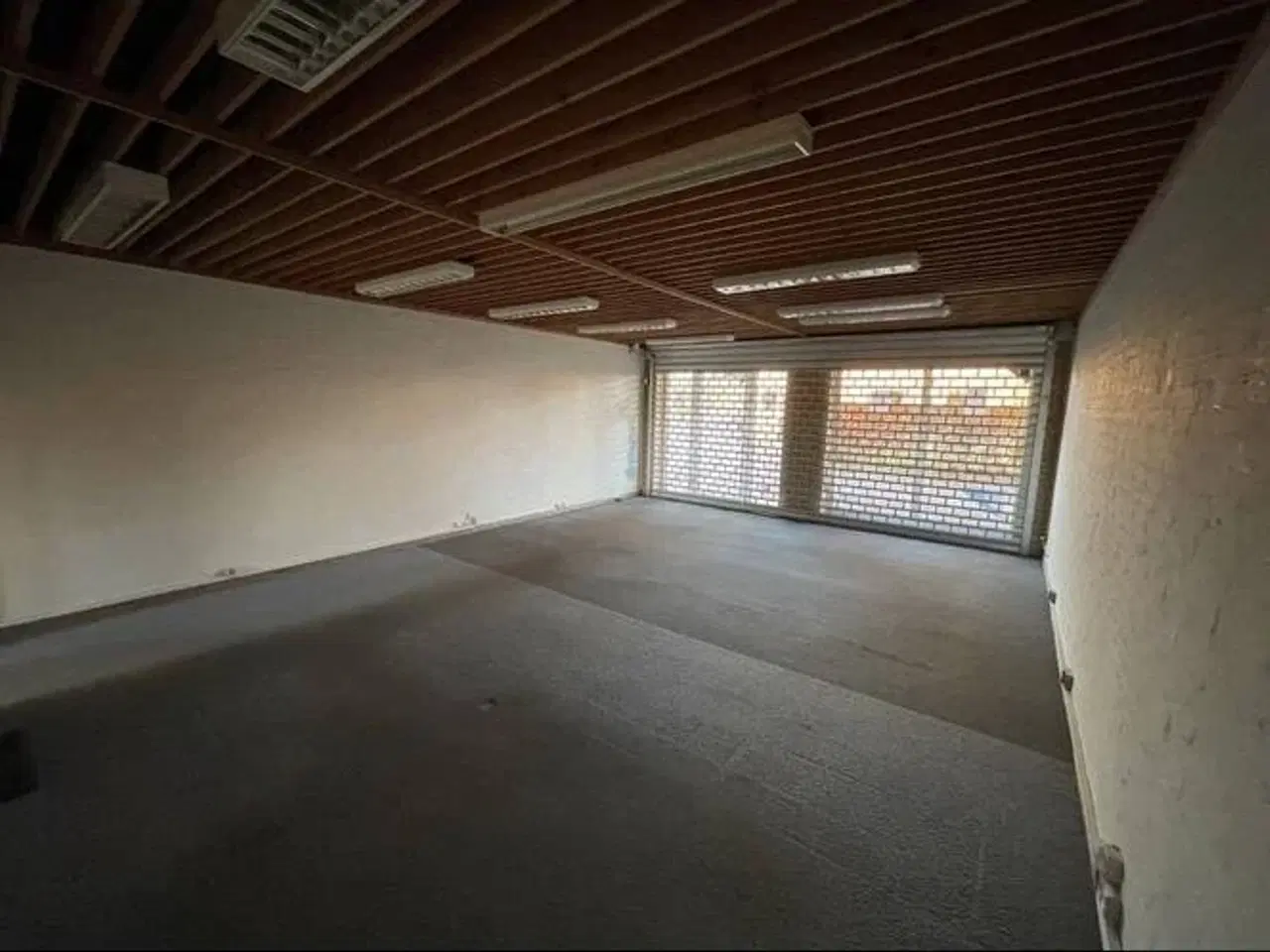 Billede 3 - Erhvervslokale udlejes. Godt placeret lige ved siden af Asnæs Centret