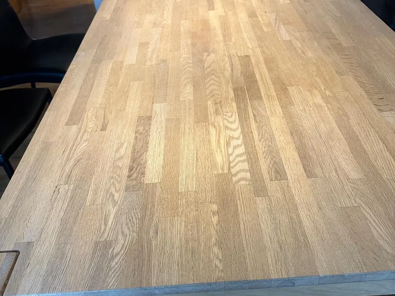 Billede 3 - Flot sæbebehandlet egetræsbord