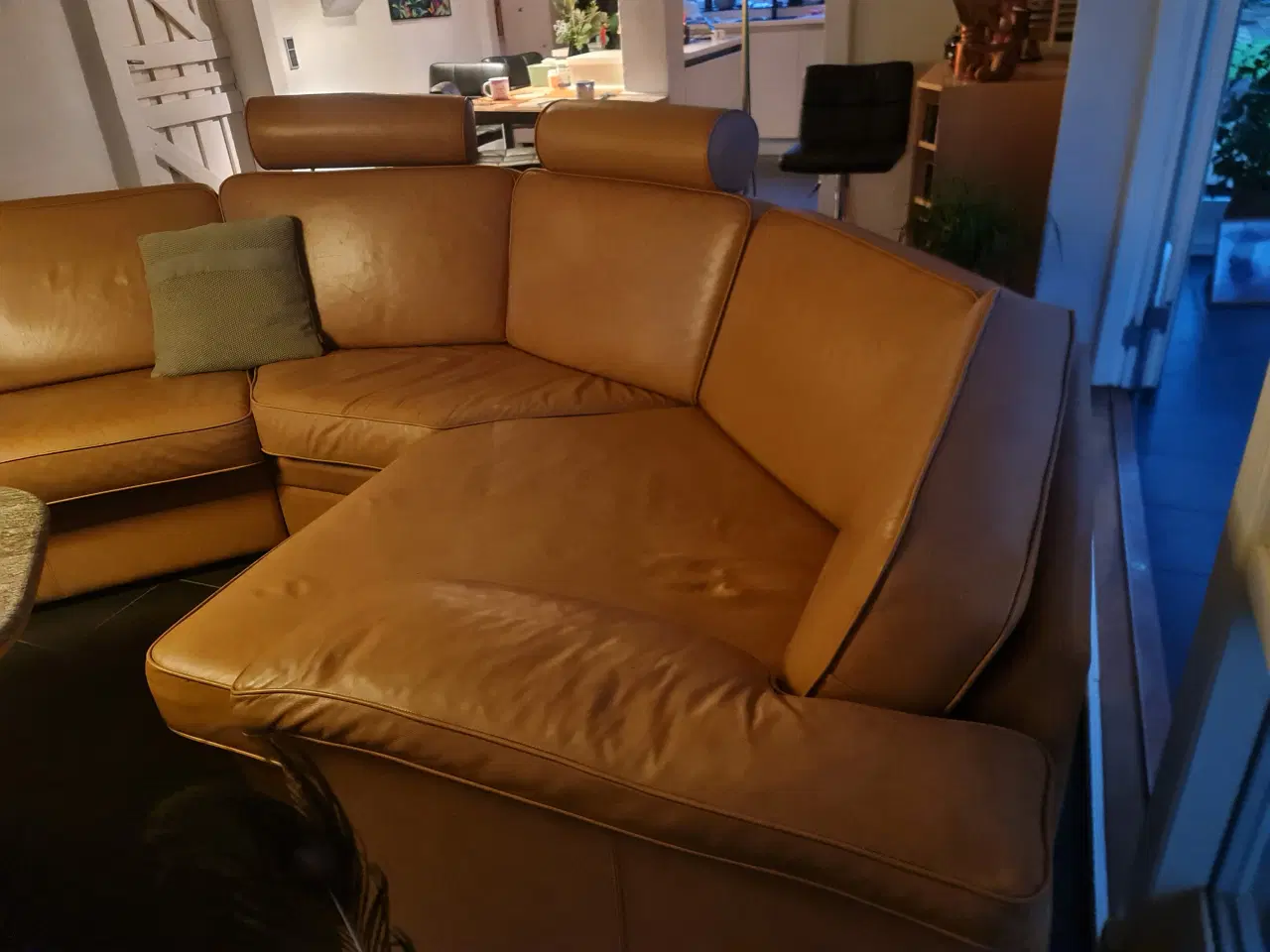 Billede 2 - Hjørnesofa i skind (gratis) 