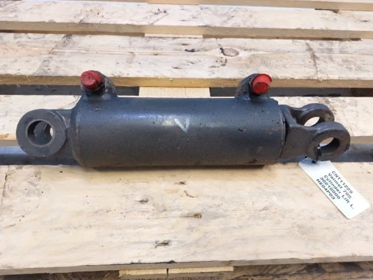 Billede 12 - Valmet 705 Løftecylinder L.  30210000