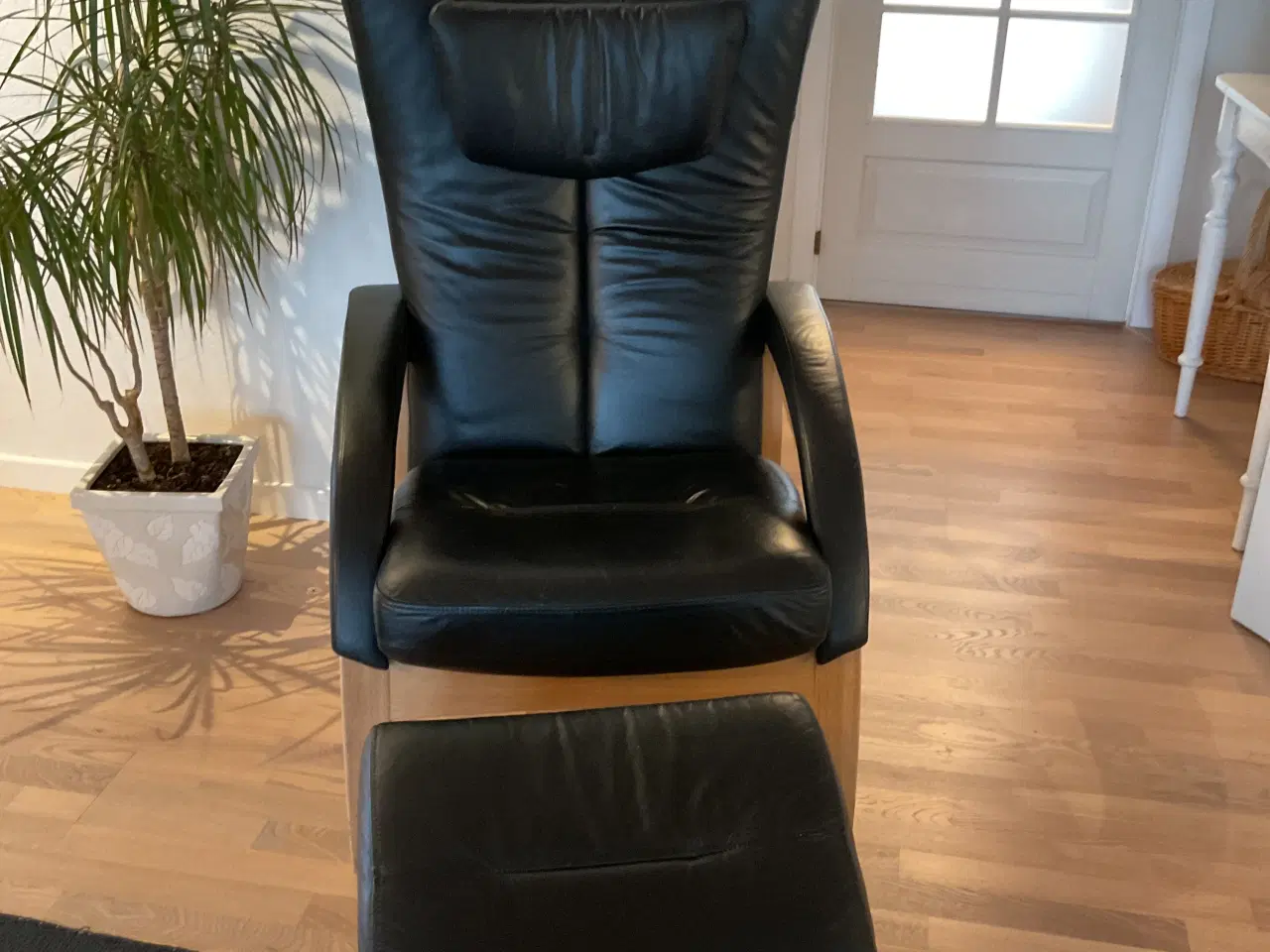 Billede 3 - Clio lænestol med tilhørende skammel