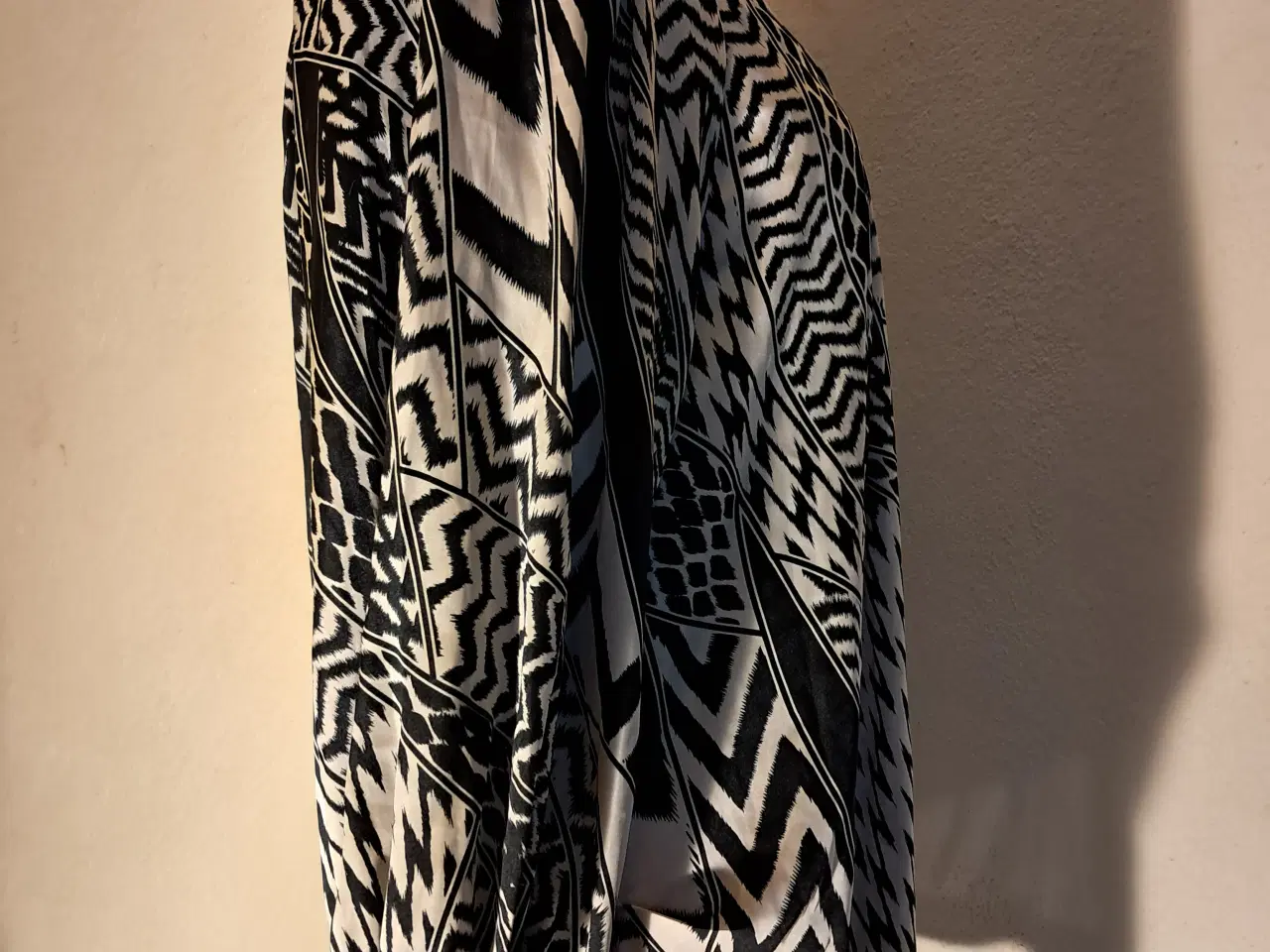 Billede 4 - Fillucca str. 38 bluse