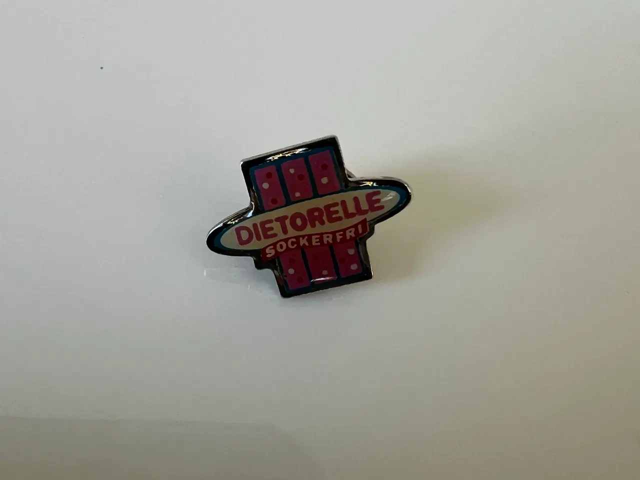 Billede 4 - Tre forskellige pins