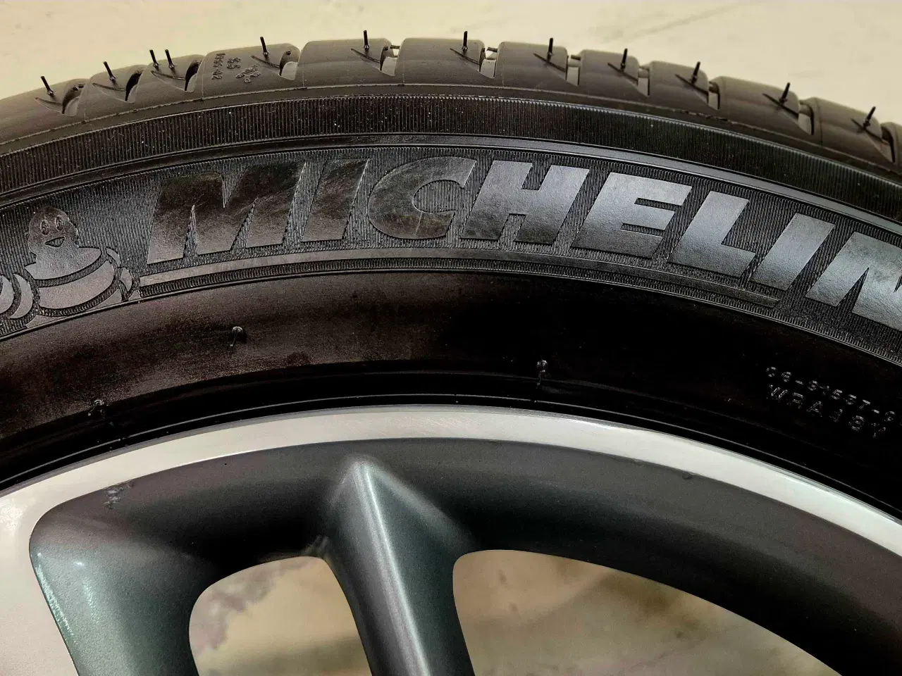 Billede 8 - 5x112 MG EHS ORIGINAL ALUFÆLGE MED NYE SOMMERDÆK