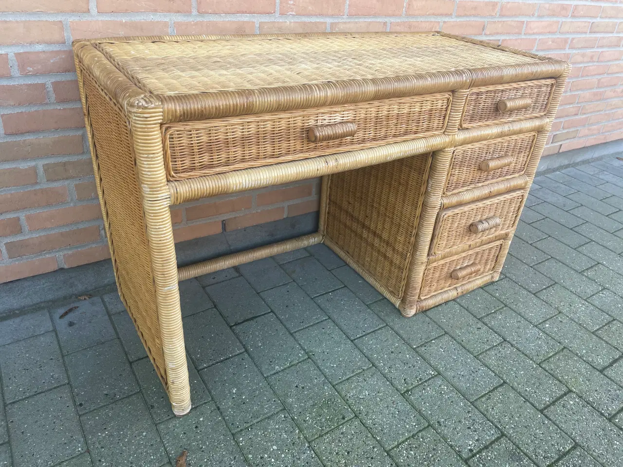 Billede 1 - Skrivebord 