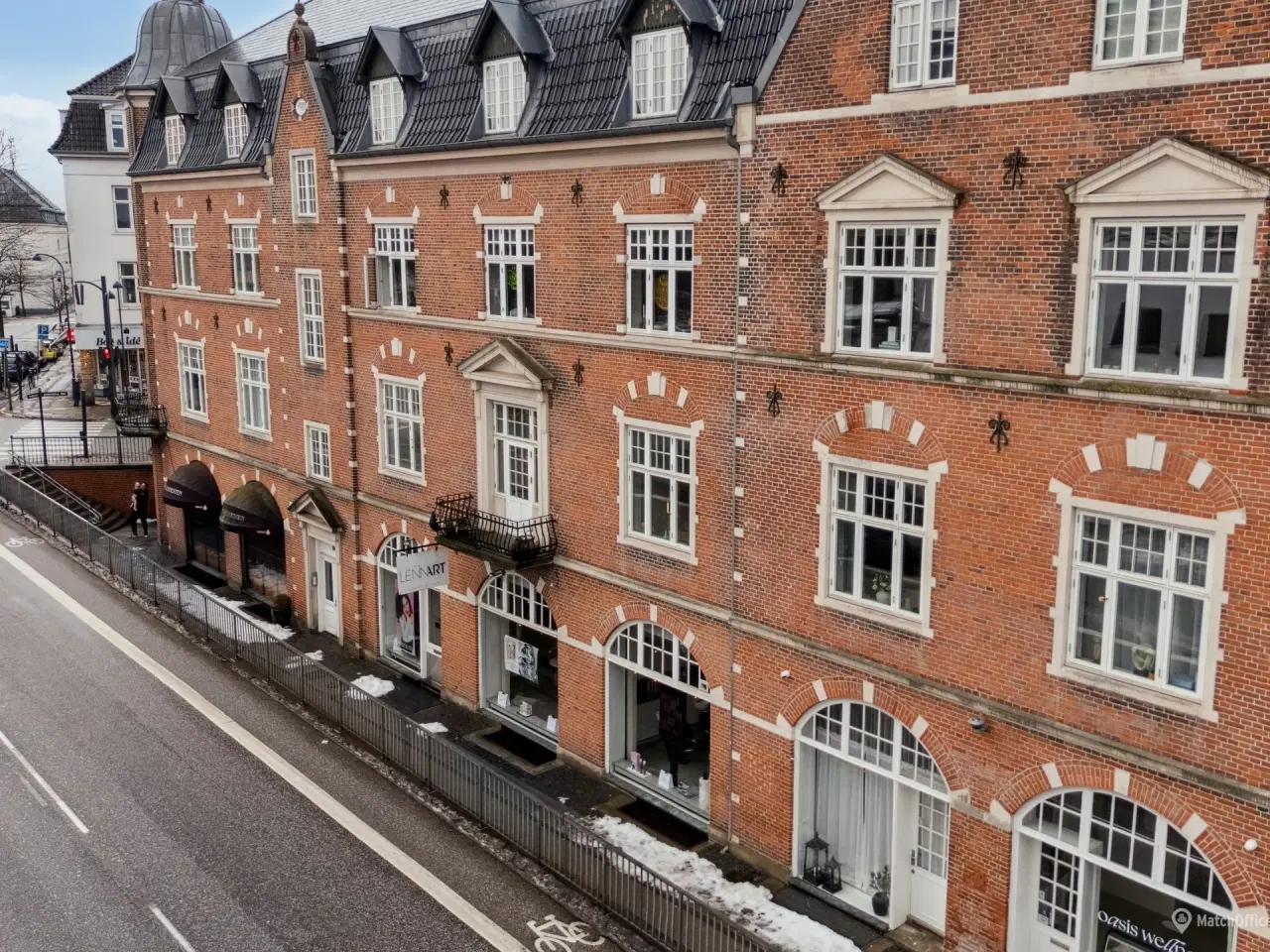 Billede 14 - Velbeliggende frisørsalon til afståelse