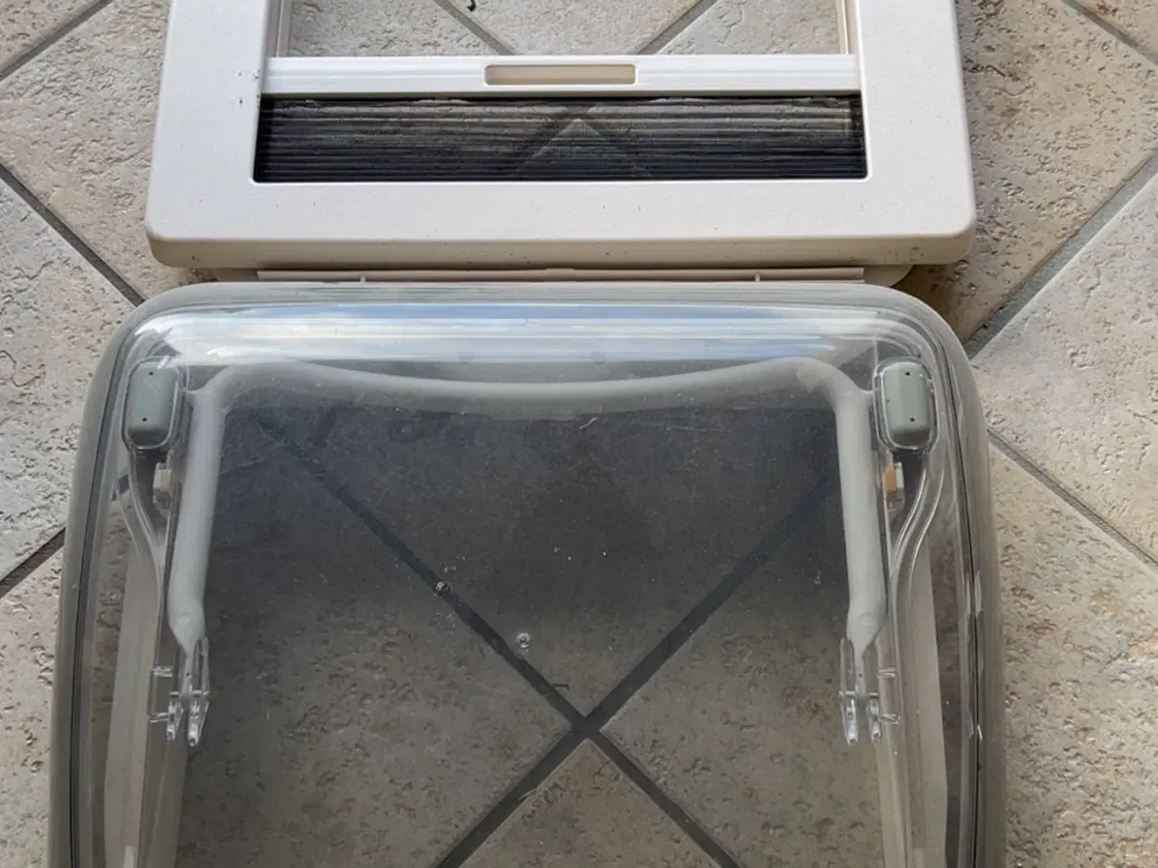 Billede 3 - Adria Alpina  tagluge 