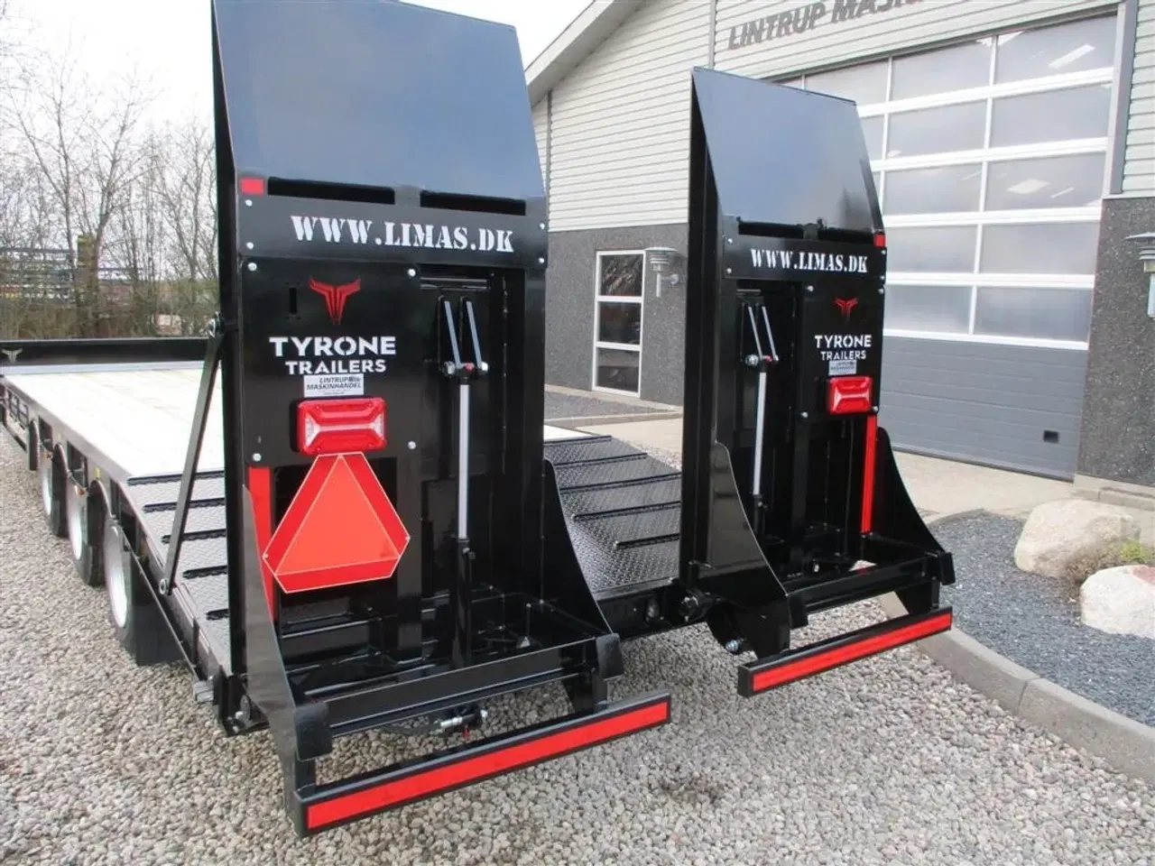 Billede 19 - Tyrone 27TLL med kombi bremser, både luft og hydrauliske bremser. Affjedret træk og affjedret aksler. Med hydrauliske ramper og værktøjskasse