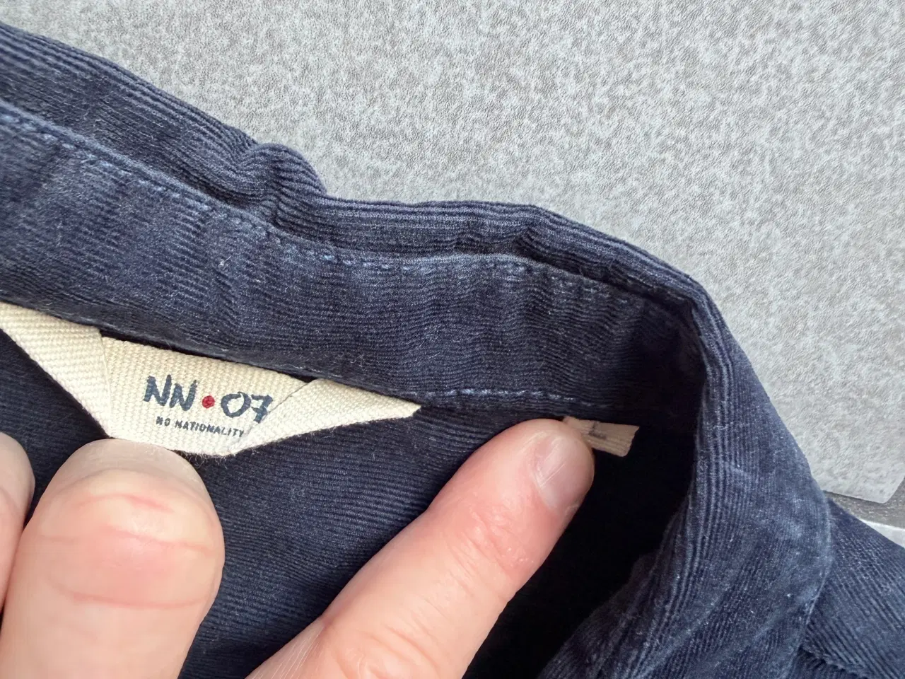 Billede 2 - NN07 fløjl skjorte str. L