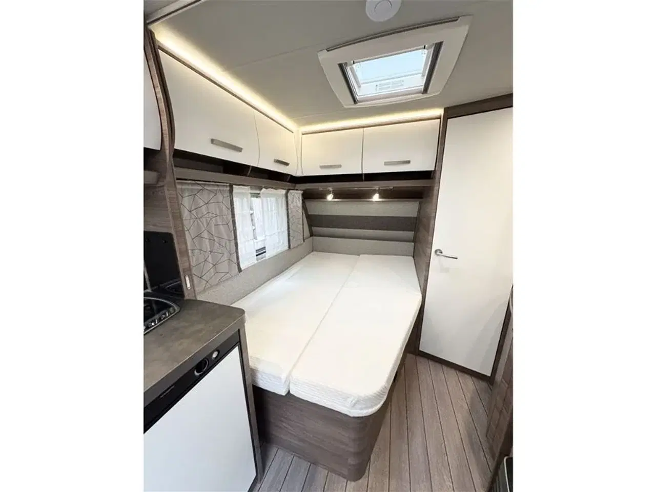 Billede 10 - 2020 - Knaus Sport 450 FU - Silver Selection   Franskseng-Gulvtemp.-Mover-Telt