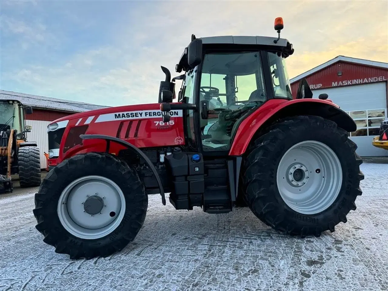 Billede 3 - Massey Ferguson 7615 Dyna VT KUN 4700 TIMER OG FULD AFFJEDRING!