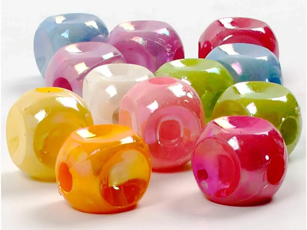 Billede 1 - Farverige terningperler 10x10 mm - 60 g pakke