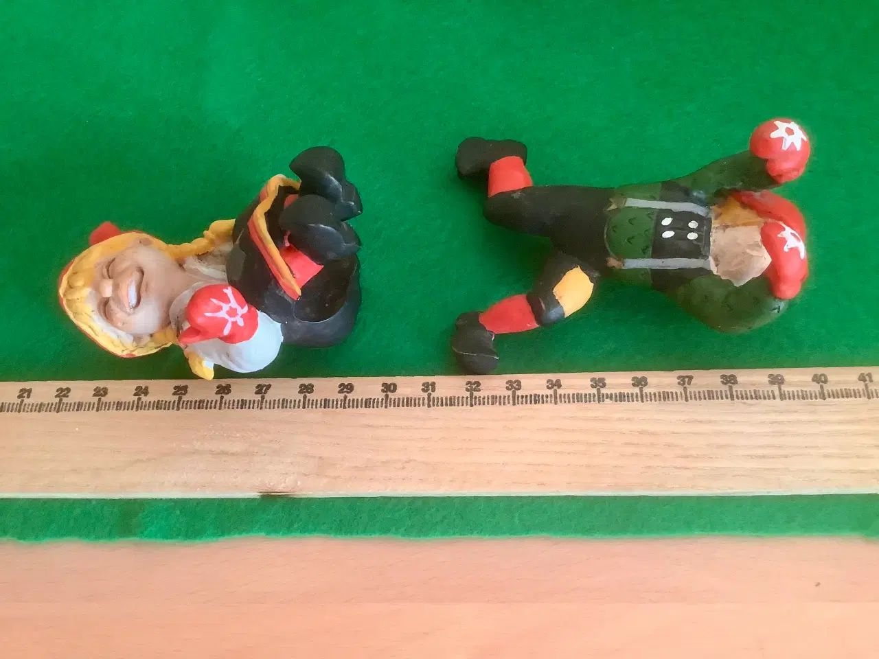 Billede 4 - Små nisser til pynt.