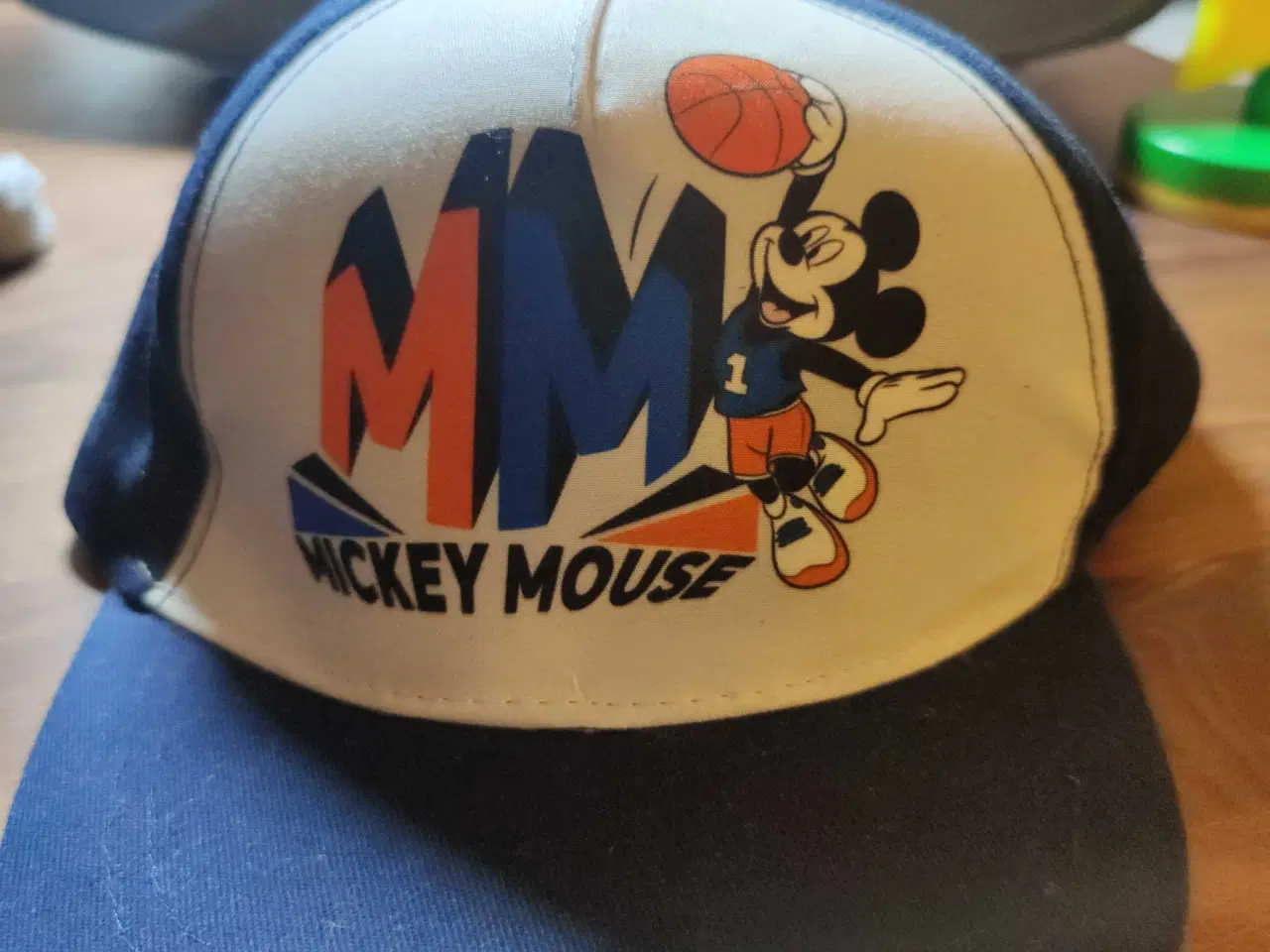 Billede 1 - Disney Mickey Mouse kasket – basketball motiv