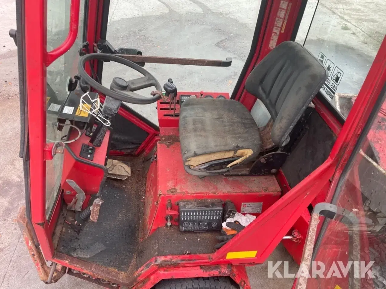 Billede 10 - Redskabsbærer Multi-Trac L327-4