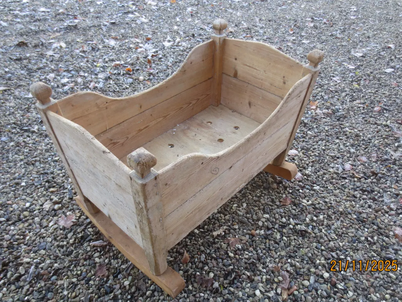 Billede 2 - 1 stk Antik Vugge i Træ