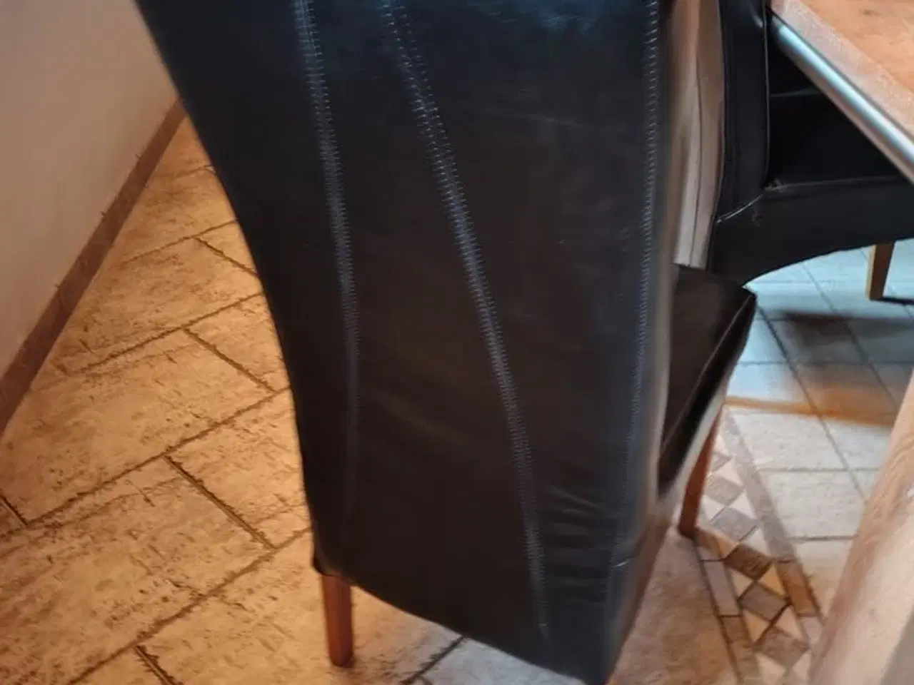 Billede 3 - 12 stole med sort læderbetræk